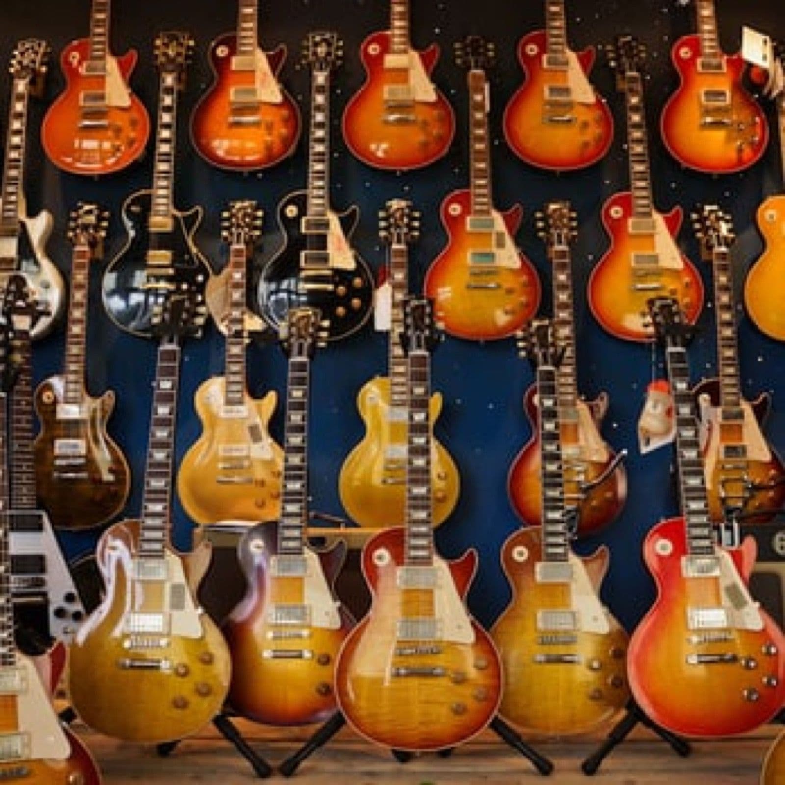 Max Guitar campagnebeeld 4