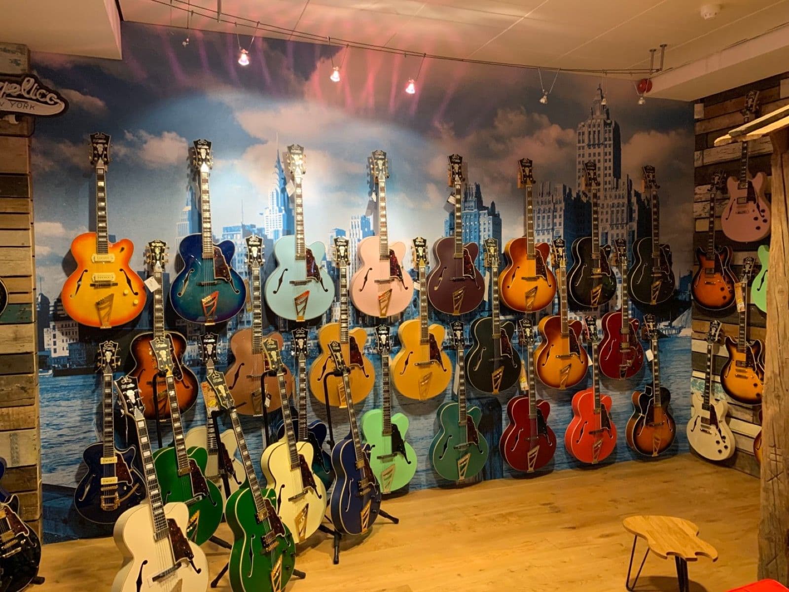 Max Guitar campagnebeeld 2